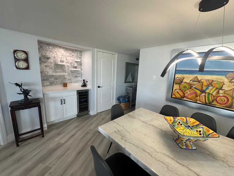 For Rent: $5,000 (2 beds, 2 baths, 1223 Square Feet)