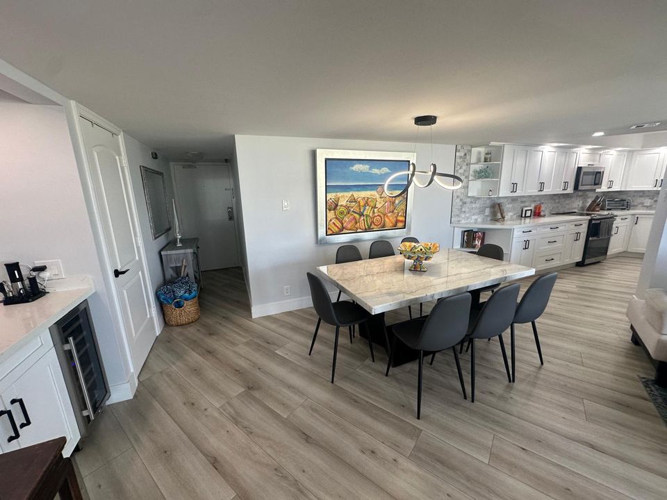 For Rent: $5,000 (2 beds, 2 baths, 1223 Square Feet)