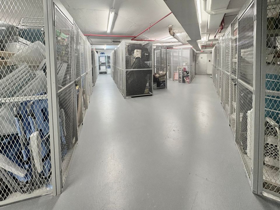 For Sale: $1,075,000 (3 beds, 2 baths, 1929 Square Feet)