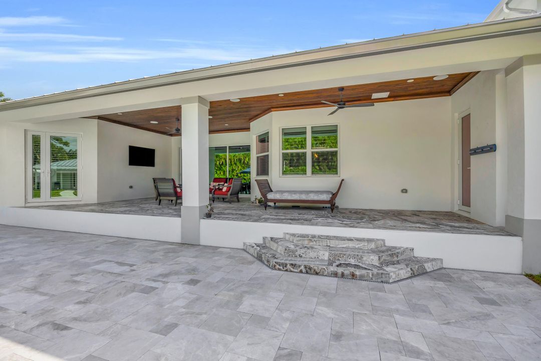 待售: $3,450,000 (5 贝兹, 6 浴室, 3804 平方英尺)