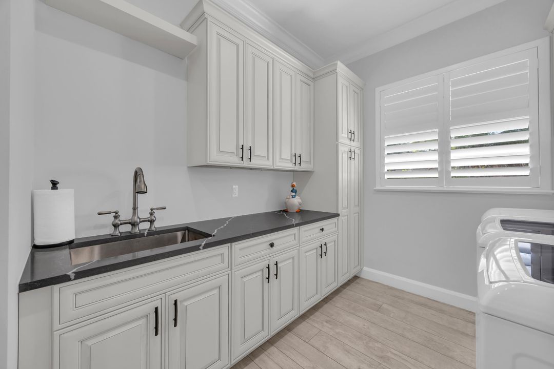 待售: $3,450,000 (5 贝兹, 6 浴室, 3804 平方英尺)