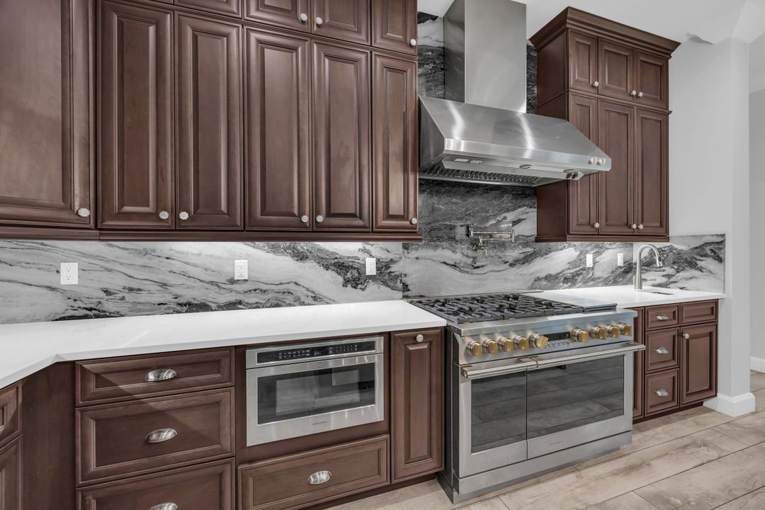 待售: $3,450,000 (5 贝兹, 6 浴室, 3804 平方英尺)