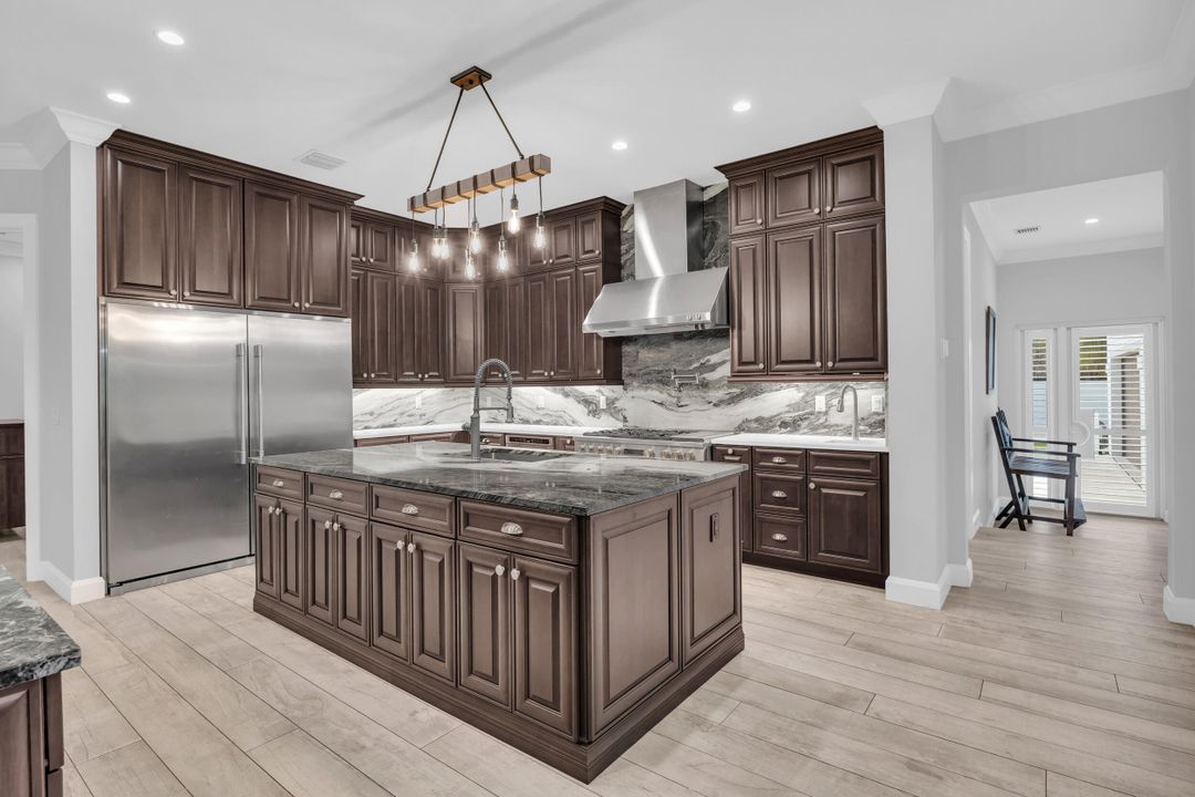 待售: $3,450,000 (5 贝兹, 6 浴室, 3804 平方英尺)