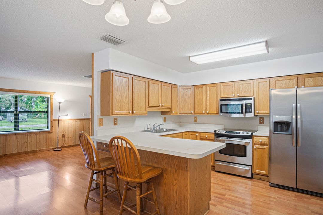 For Sale: $425,000 (4 beds, 2 baths, 1648 Square Feet)