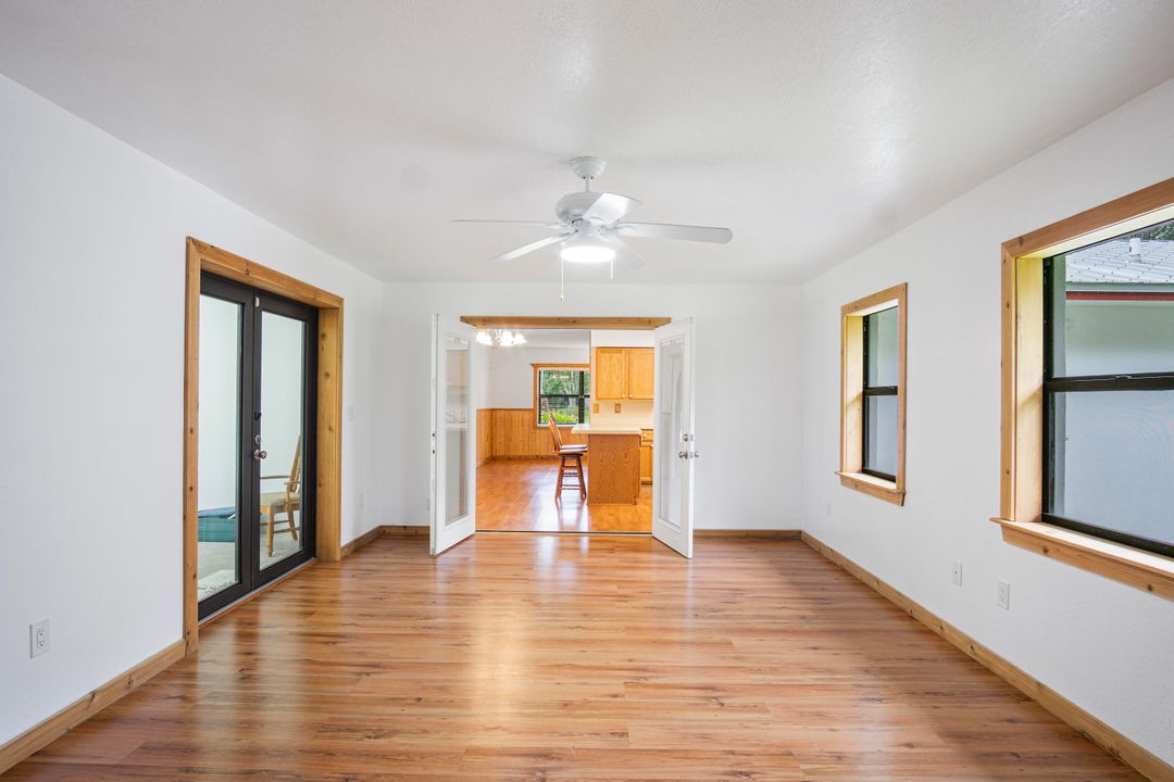 For Sale: $425,000 (4 beds, 2 baths, 1648 Square Feet)