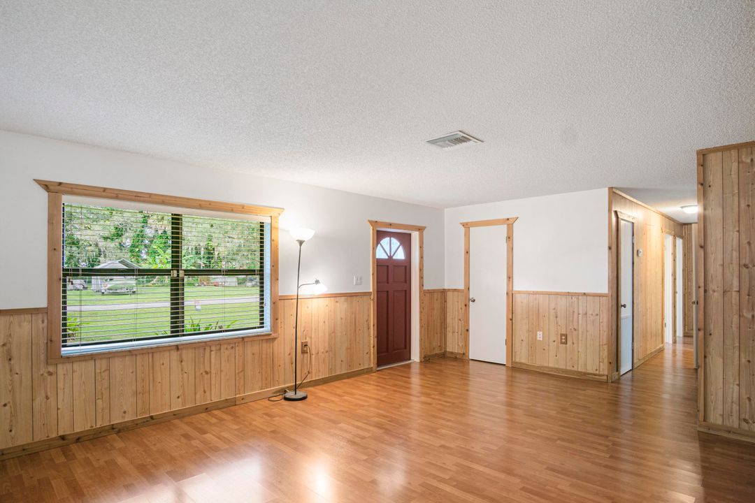 For Sale: $425,000 (4 beds, 2 baths, 1648 Square Feet)