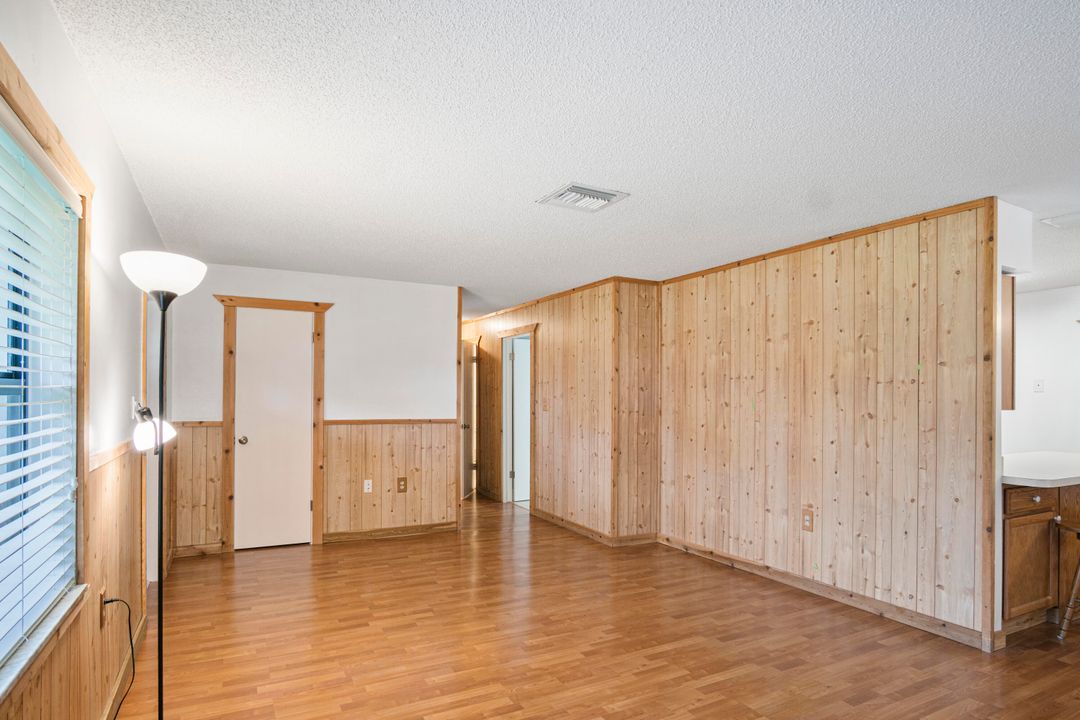 For Sale: $425,000 (4 beds, 2 baths, 1648 Square Feet)