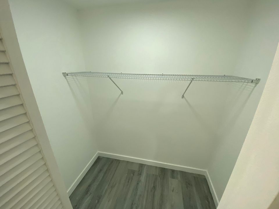 На продажу: $299,000 (2 спален, 2 ванн, 1216 Квадратных фут)