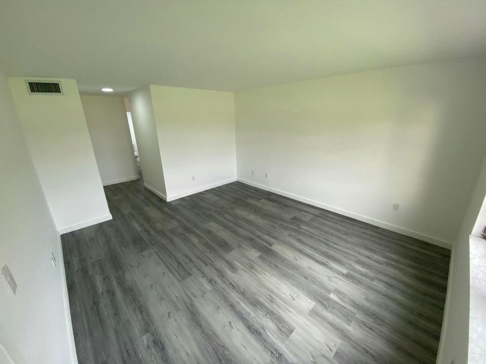 На продажу: $299,000 (2 спален, 2 ванн, 1216 Квадратных фут)