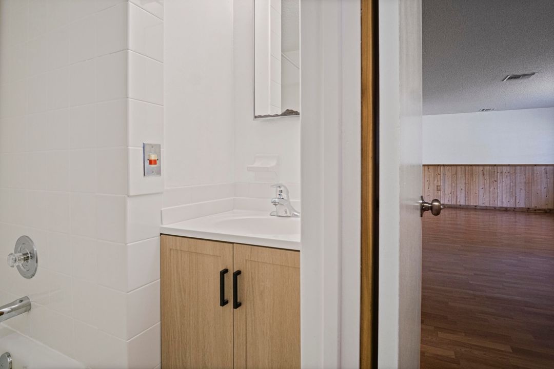 For Sale: $425,000 (4 beds, 2 baths, 1648 Square Feet)