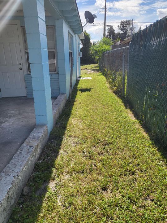 For Sale: $350,000 (3 beds, 2 baths, 1074 Square Feet)