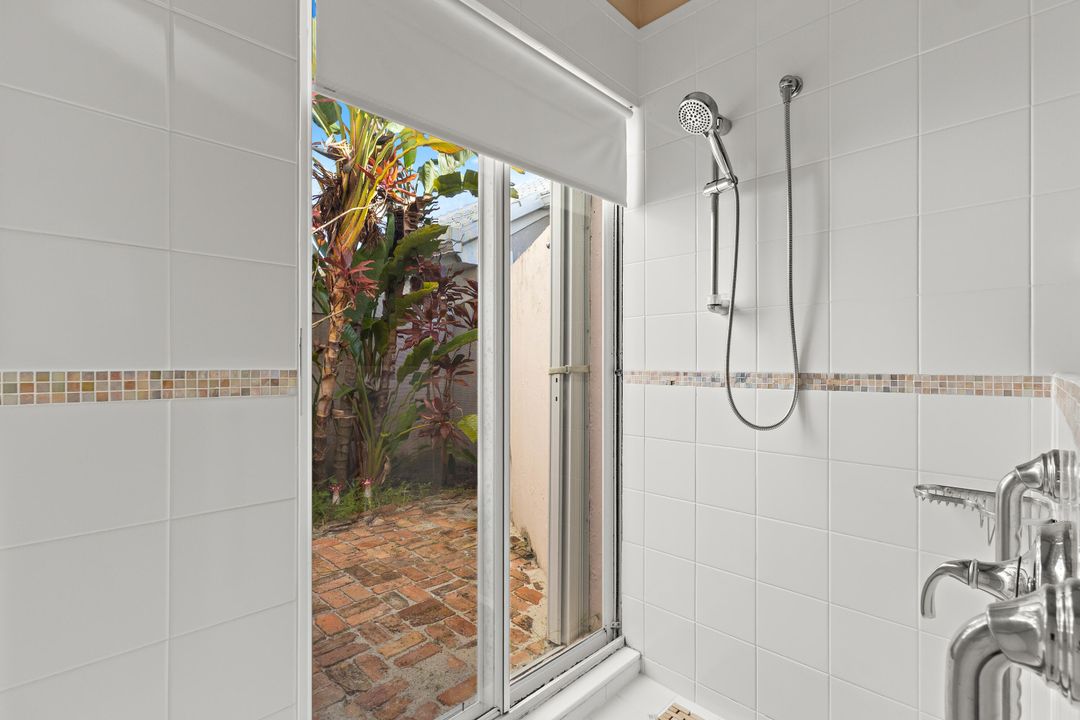 待售: $710,000 (3 贝兹, 2 浴室, 2149 平方英尺)