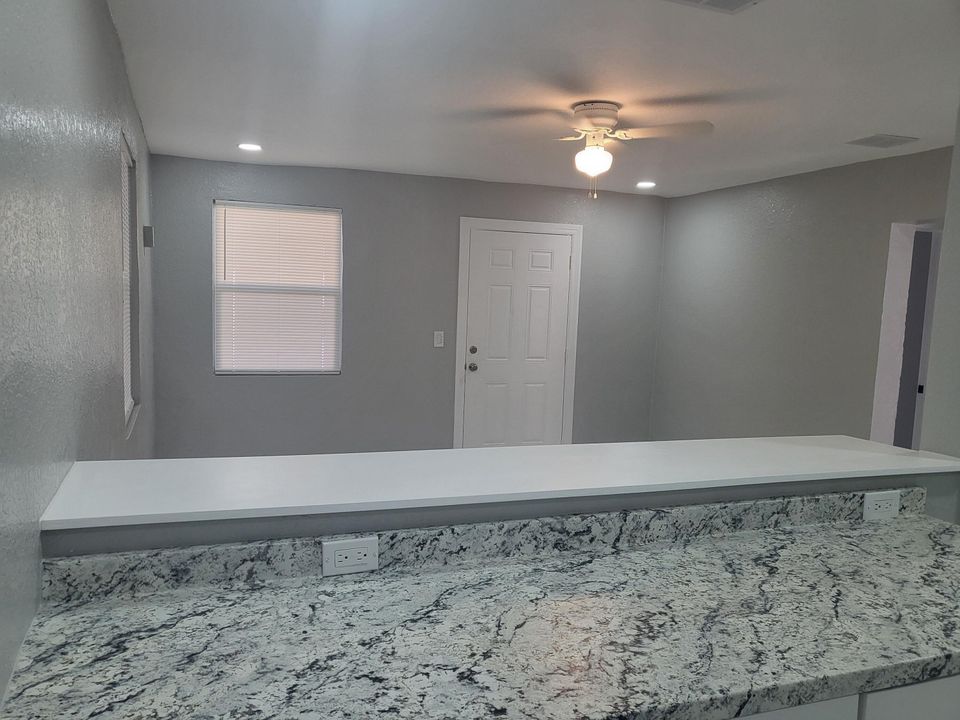 For Sale: $350,000 (3 beds, 2 baths, 1074 Square Feet)