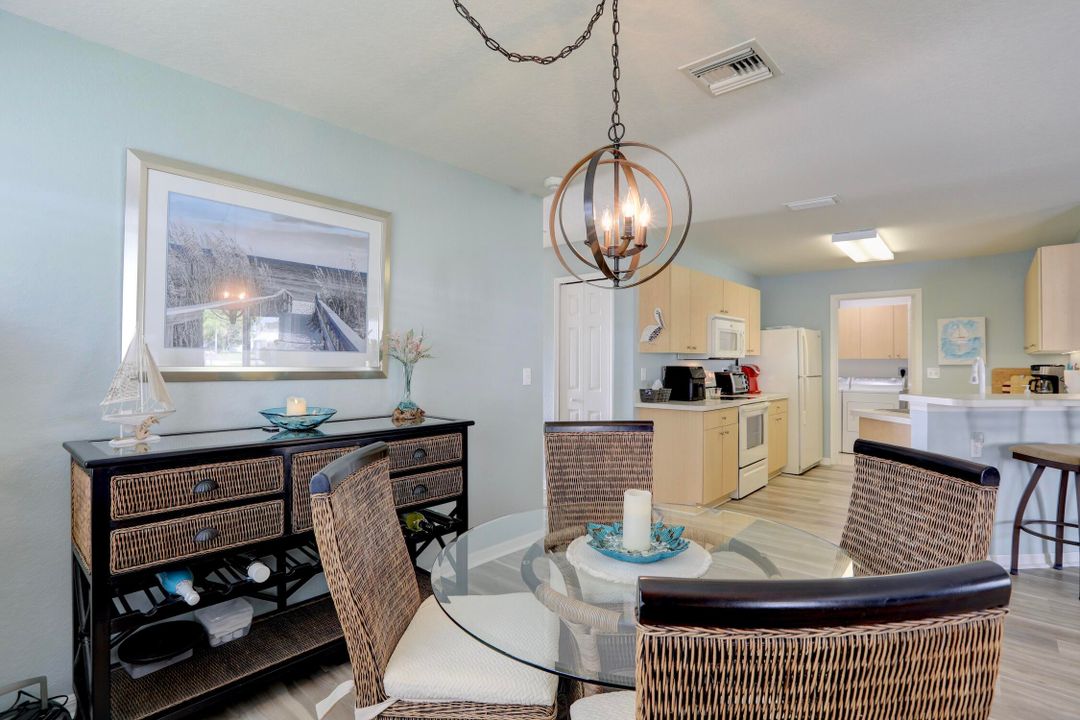 На продажу: $169,000 (2 спален, 2 ванн, 1319 Квадратных фут)