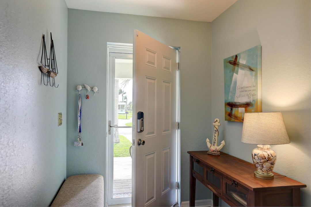 На продажу: $169,000 (2 спален, 2 ванн, 1319 Квадратных фут)