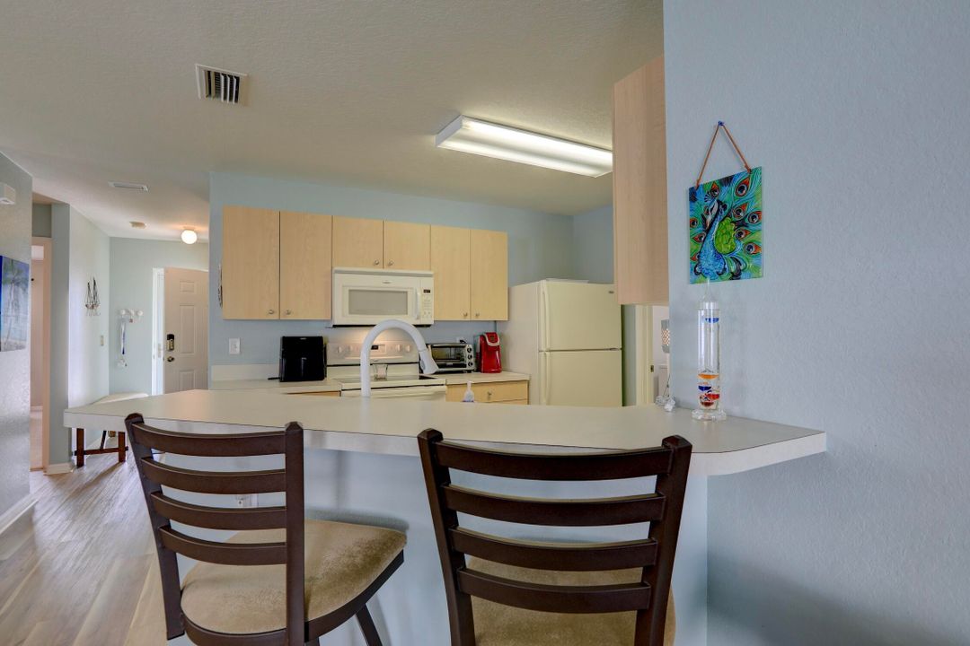 На продажу: $169,000 (2 спален, 2 ванн, 1319 Квадратных фут)