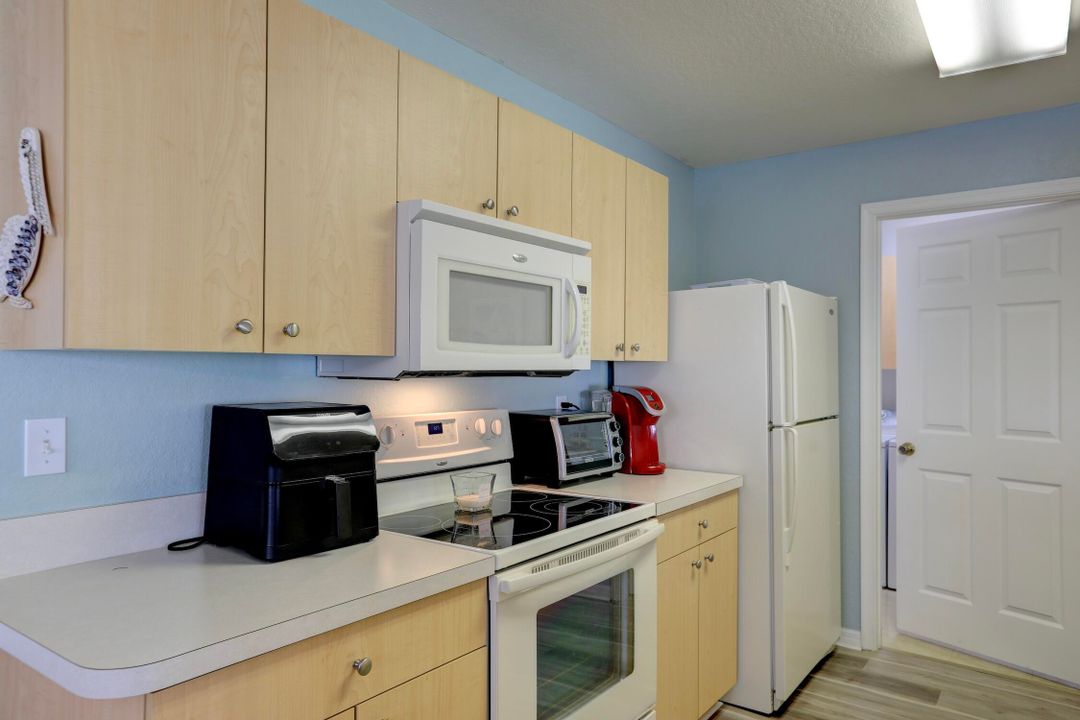 На продажу: $169,000 (2 спален, 2 ванн, 1319 Квадратных фут)