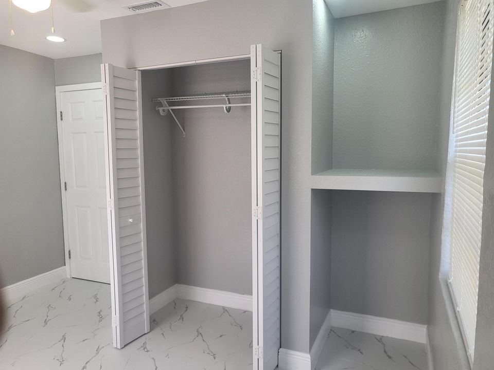 For Sale: $350,000 (3 beds, 2 baths, 1074 Square Feet)