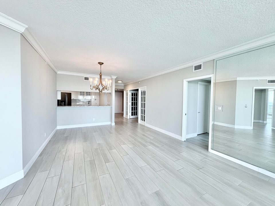 For Sale: $1,075,000 (3 beds, 2 baths, 1929 Square Feet)