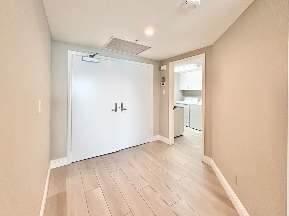 For Sale: $1,075,000 (3 beds, 2 baths, 1929 Square Feet)