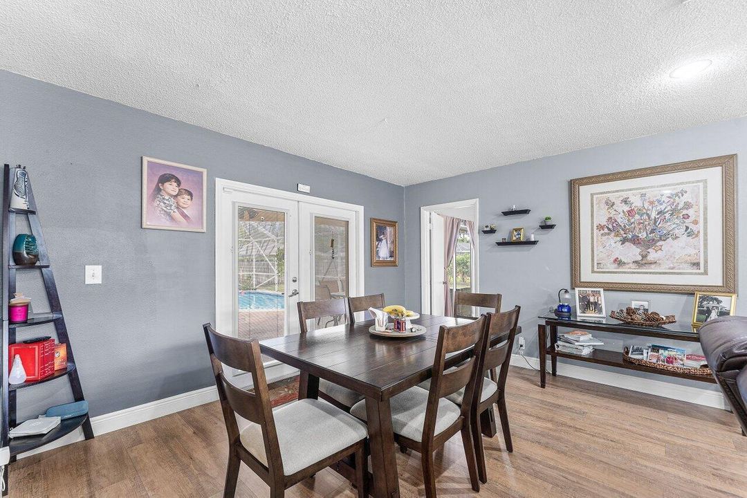 Active With Contract: $699,900 (3 beds, 3 baths, 1768 Square Feet)