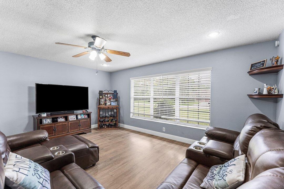 Active With Contract: $699,900 (3 beds, 3 baths, 1768 Square Feet)