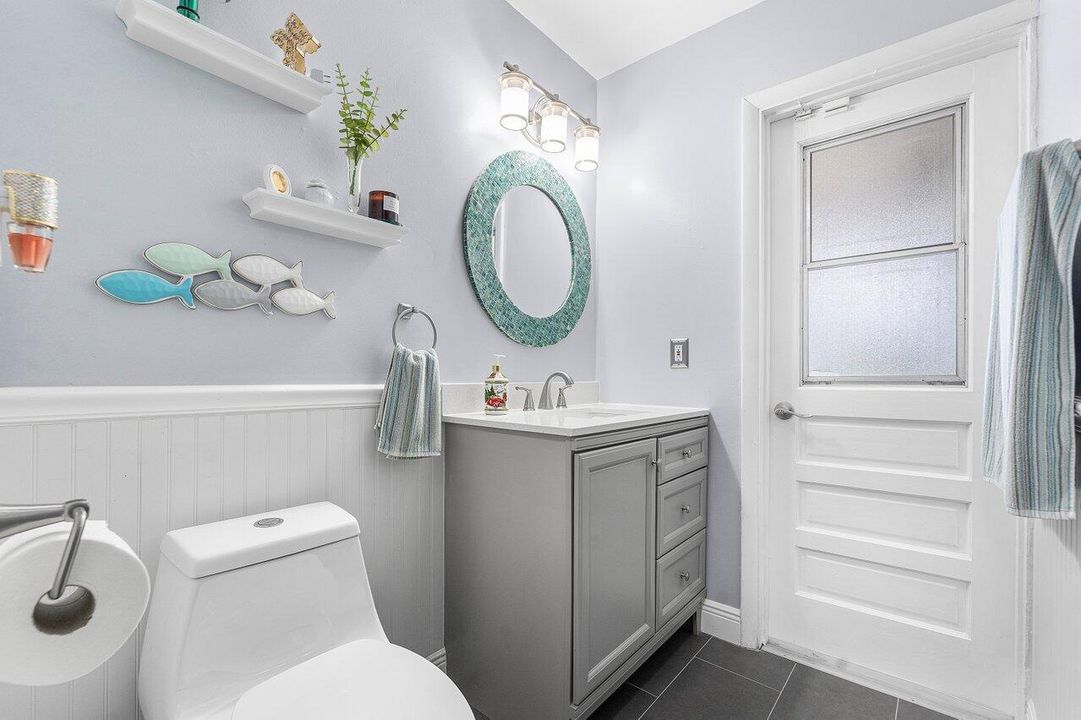 Active With Contract: $699,900 (3 beds, 3 baths, 1768 Square Feet)