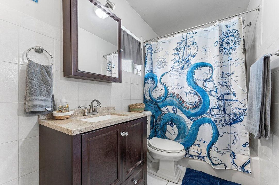 Active With Contract: $699,900 (3 beds, 3 baths, 1768 Square Feet)