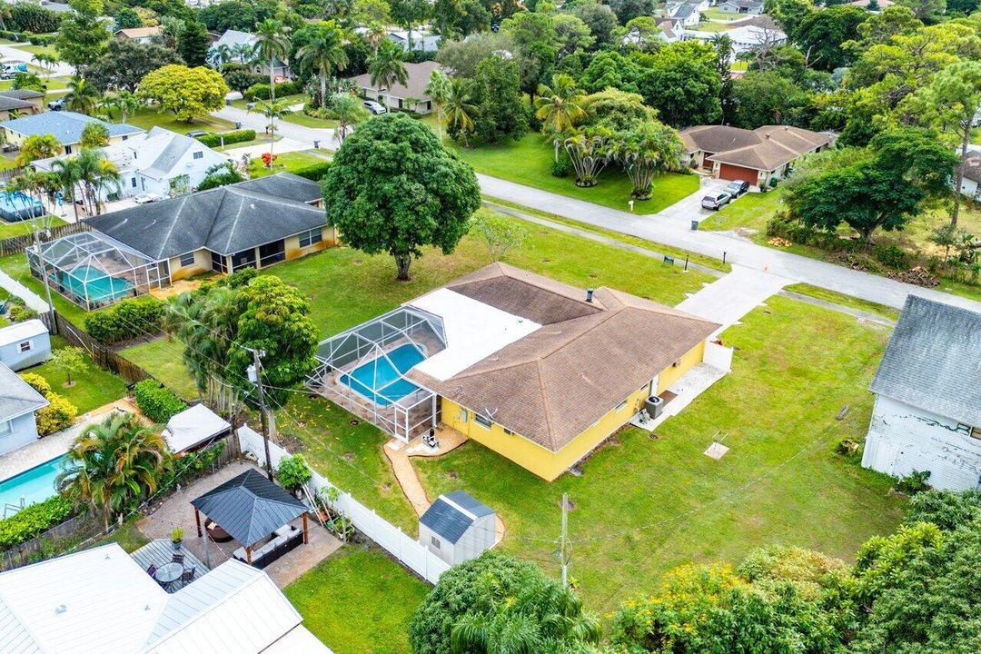 Active With Contract: $699,900 (3 beds, 3 baths, 1768 Square Feet)