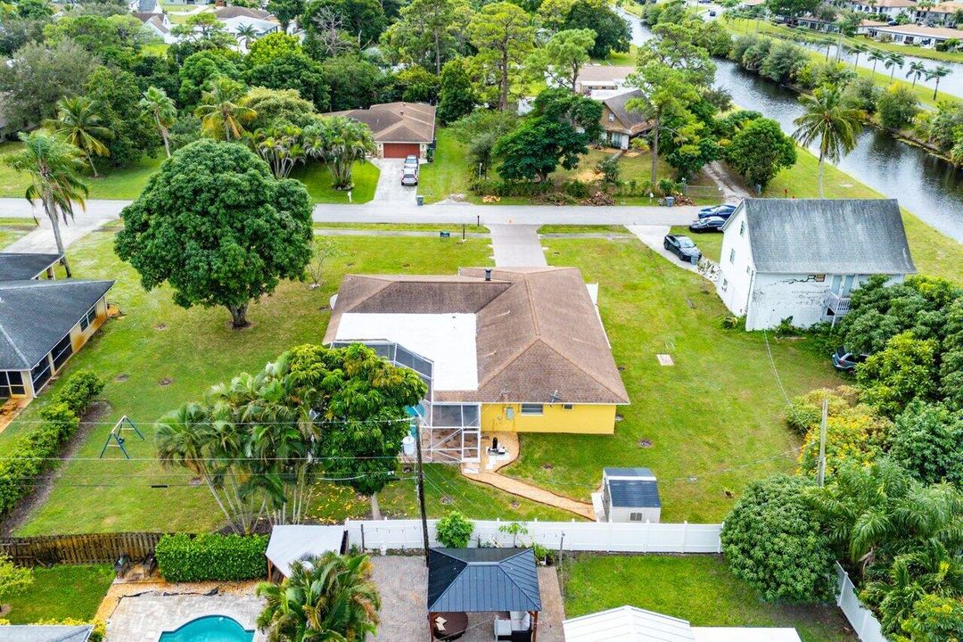 Active With Contract: $699,900 (3 beds, 3 baths, 1768 Square Feet)