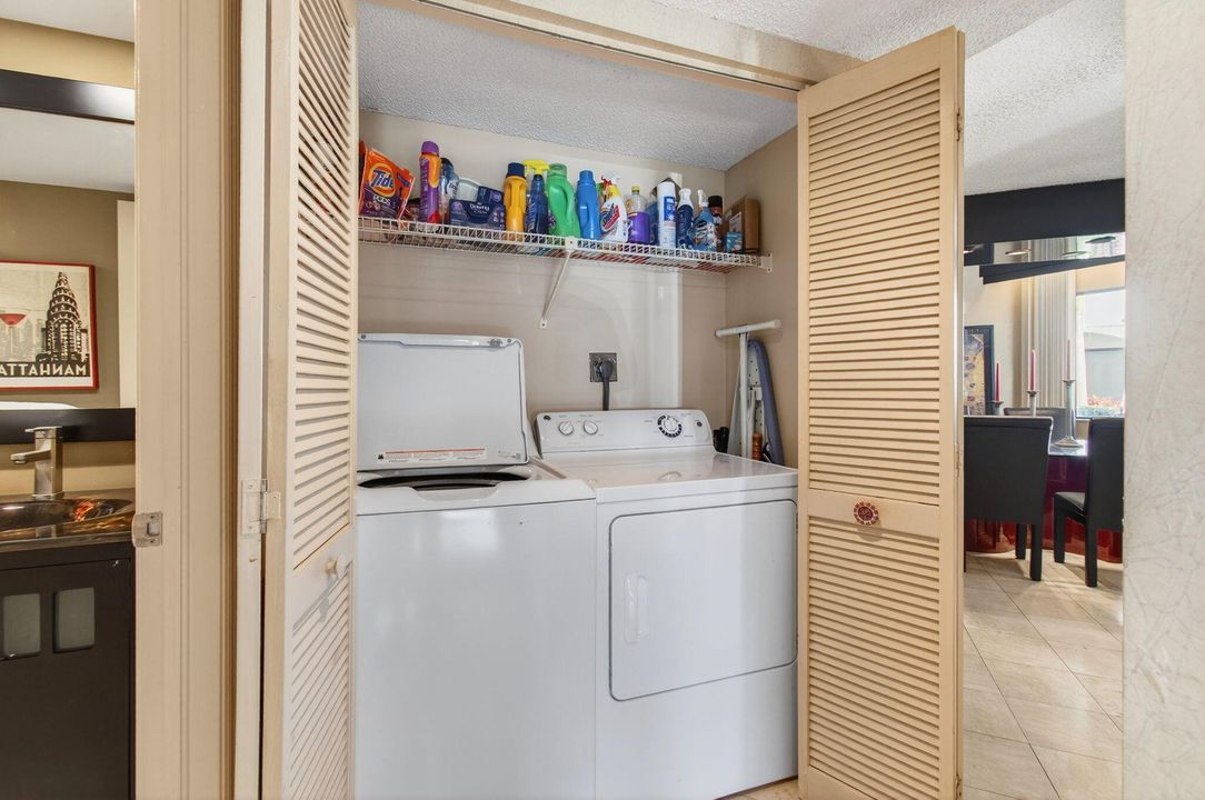 На продажу: $299,000 (2 спален, 2 ванн, 1513 Квадратных фут)