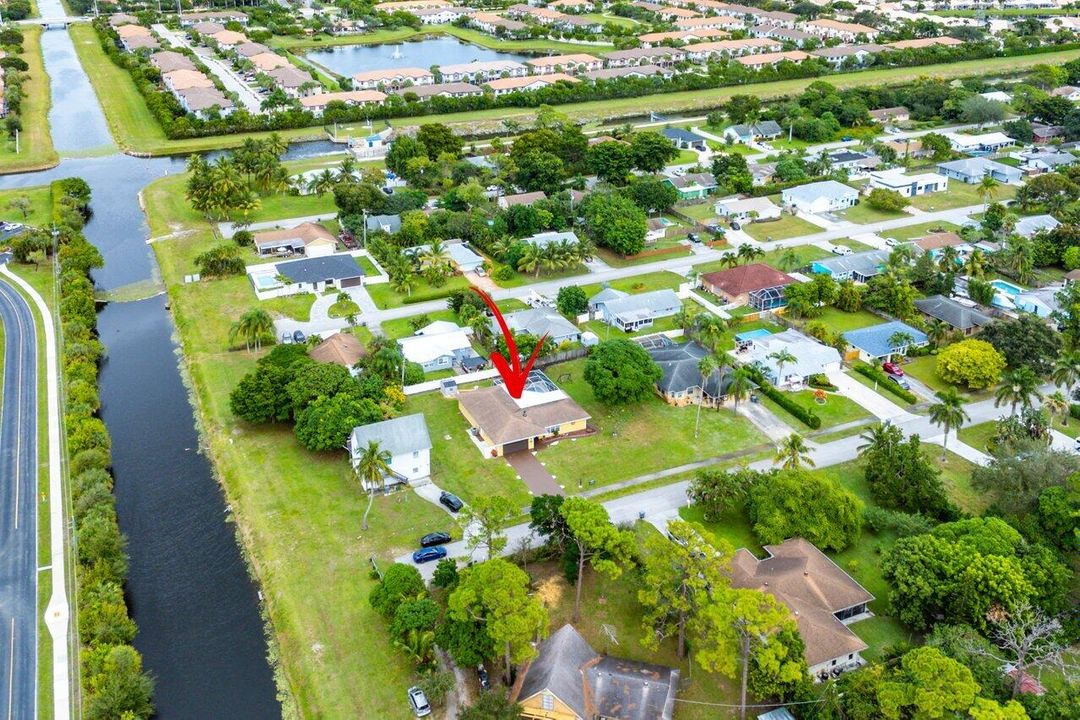 Active With Contract: $699,900 (3 beds, 3 baths, 1768 Square Feet)