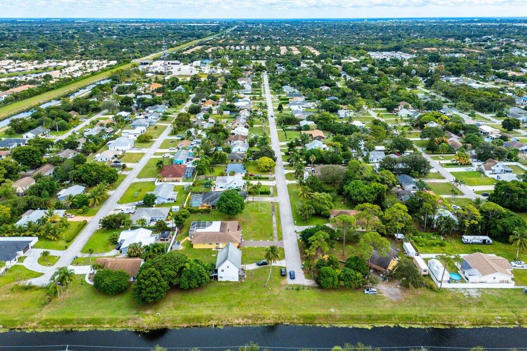 Active With Contract: $699,900 (3 beds, 3 baths, 1768 Square Feet)