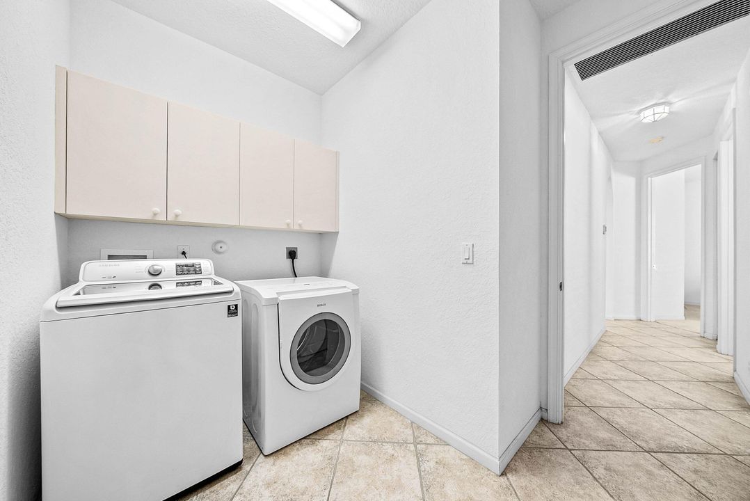 For Sale: $549,000 (4 beds, 2 baths, 2319 Square Feet)