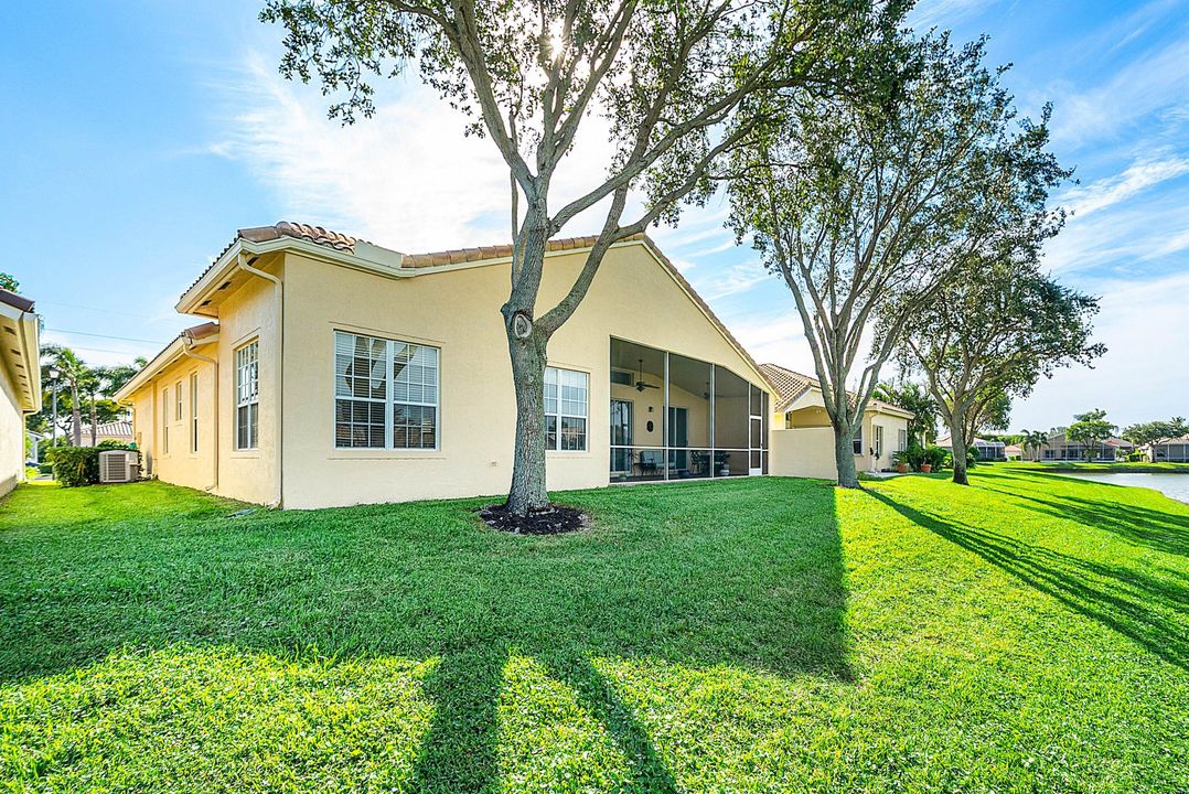 For Sale: $549,000 (4 beds, 2 baths, 2319 Square Feet)