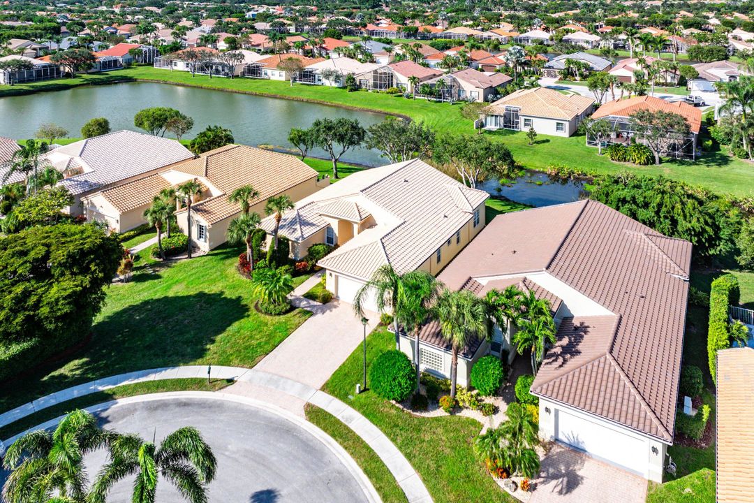 For Sale: $549,000 (4 beds, 2 baths, 2319 Square Feet)