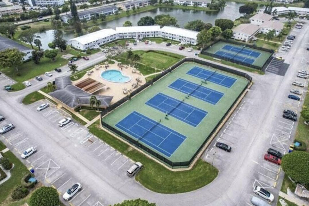 Activo con contrato: $90,000 (1 camas, 1 baños, 702 Pies cuadrados)