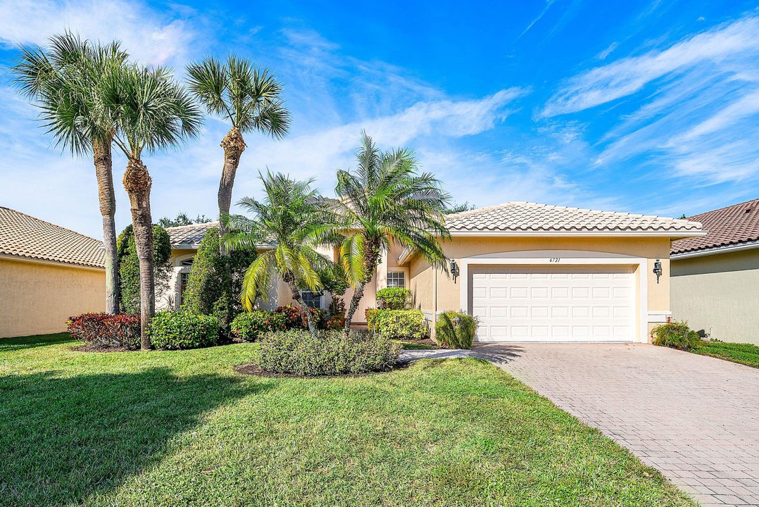 For Sale: $549,000 (4 beds, 2 baths, 2319 Square Feet)