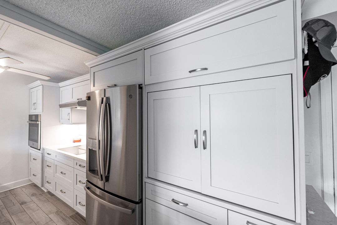 For Sale: $259,900 (2 beds, 2 baths, 1000 Square Feet)