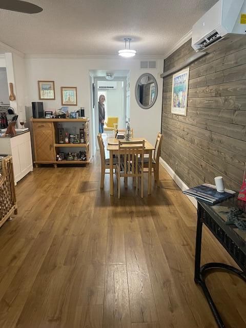 Activo con contrato: $90,000 (1 camas, 1 baños, 702 Pies cuadrados)