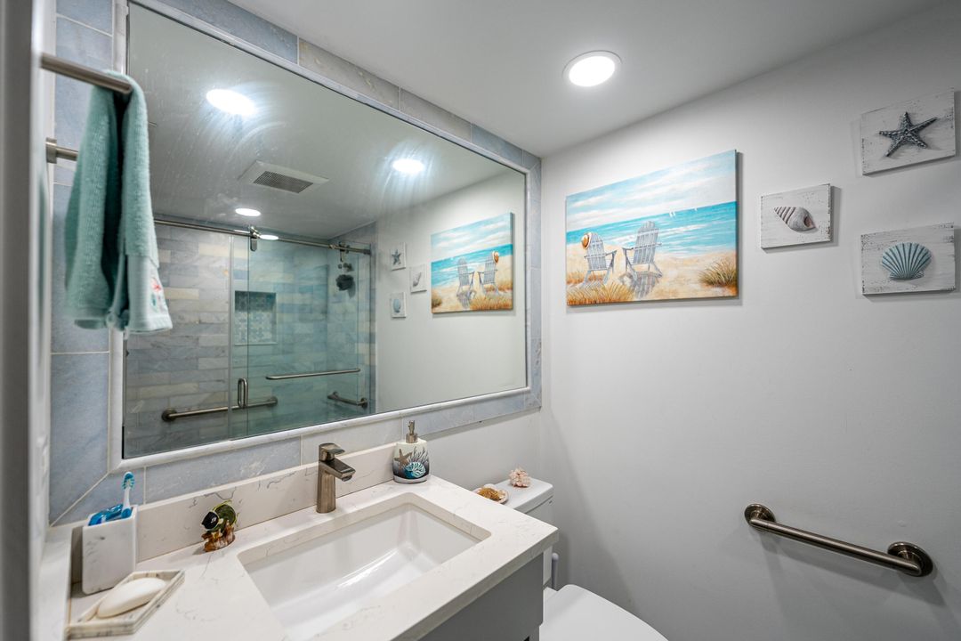 For Sale: $259,900 (2 beds, 2 baths, 1000 Square Feet)