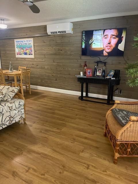 Activo con contrato: $90,000 (1 camas, 1 baños, 702 Pies cuadrados)