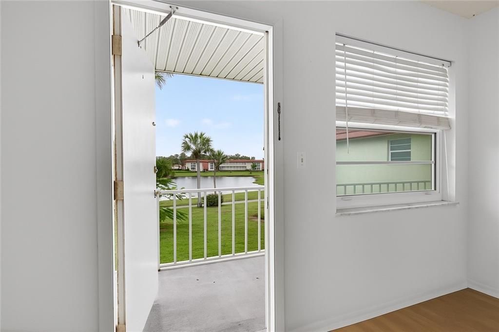 For Sale: $105,000 (1 beds, 1 baths, 630 Square Feet)