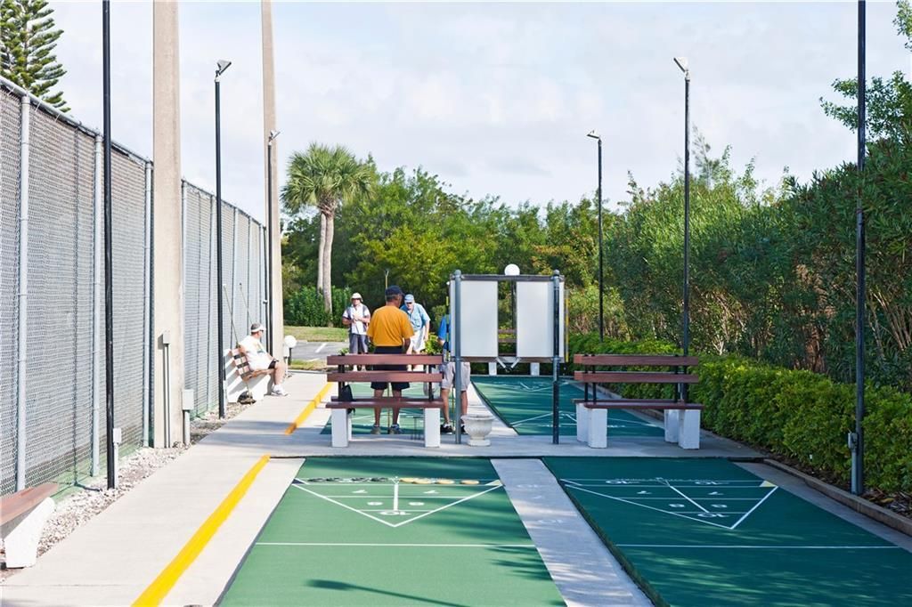 For Sale: $105,000 (1 beds, 1 baths, 630 Square Feet)