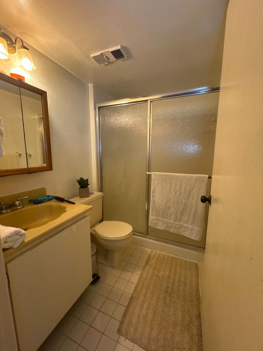 For Sale: $239,900 (2 beds, 2 baths, 912 Square Feet)