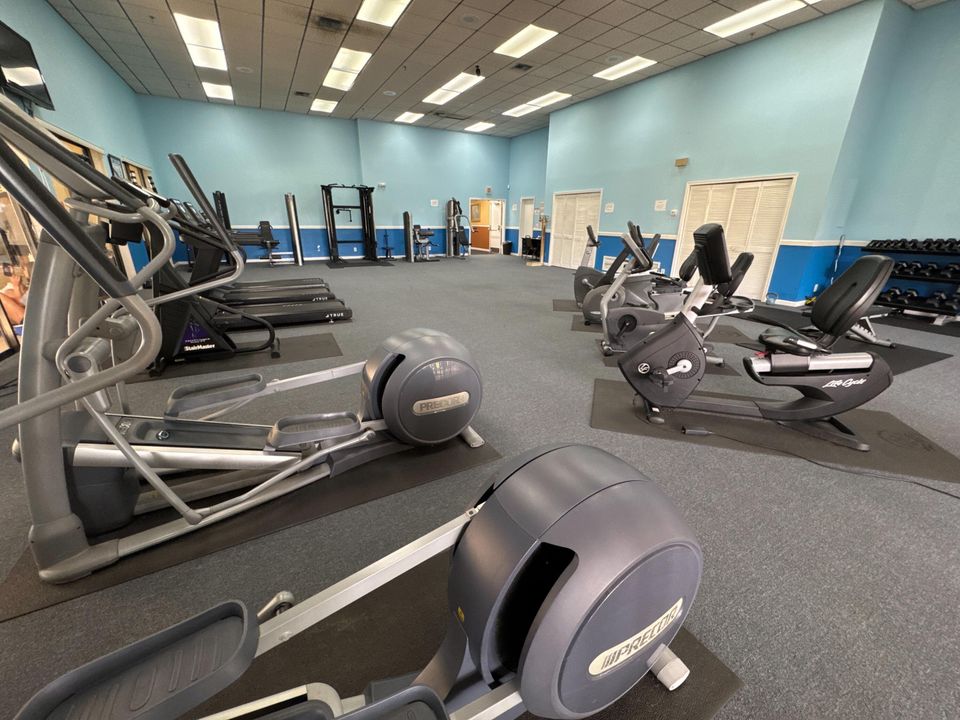 For Sale: $239,900 (2 beds, 2 baths, 912 Square Feet)