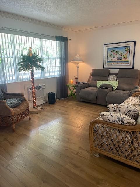 Activo con contrato: $90,000 (1 camas, 1 baños, 702 Pies cuadrados)