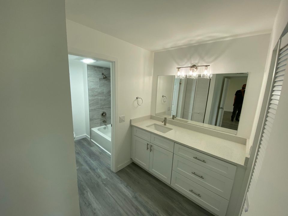 For Rent: $2,490 (2 beds, 2 baths, 1216 Square Feet)