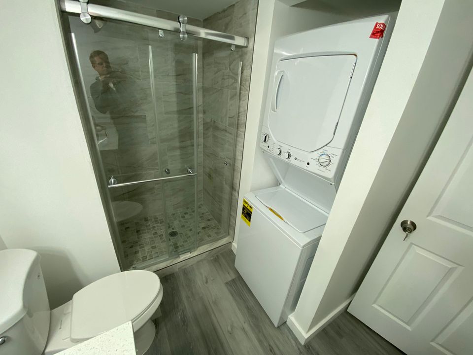 For Rent: $2,490 (2 beds, 2 baths, 1216 Square Feet)