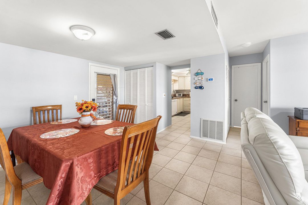 For Sale: $159,000 (2 beds, 2 baths, 888 Square Feet)